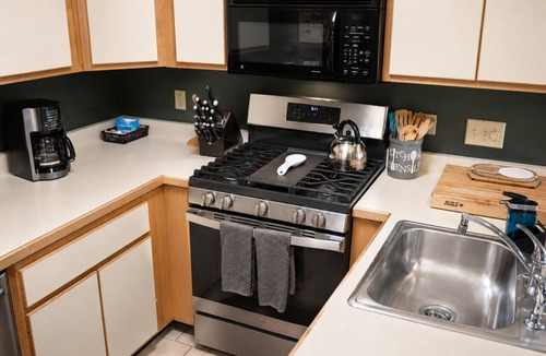 Killington House | Bearmont- Pool, HotTub, FirePit, AC, Gym, Sauna
