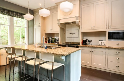 Glen Urquhart House | BEARNOCK LODGE, pet friendly, luxury holiday cottage in Cannich