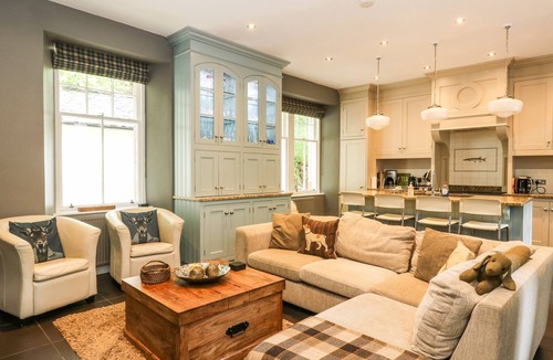 Glen Urquhart House | BEARNOCK LODGE, pet friendly, luxury holiday cottage in Cannich
