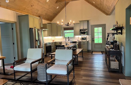 Hiawassee Cabin | Bears’ Den at Beech Cove Hiawassee, GA
