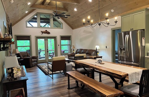 Hiawassee Cabin | Bears’ Den at Beech Cove Hiawassee, GA
