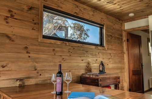Dinner Plain Ski Chalet | Bearskin Lodge- Alpine Family Chalet