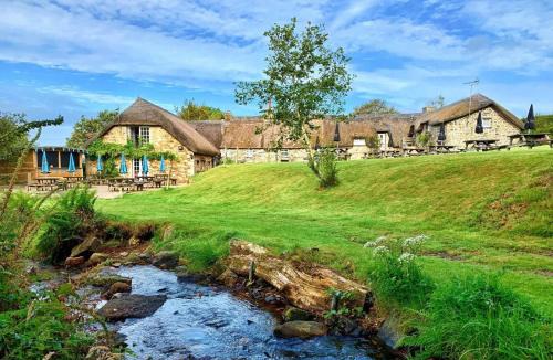 English Riviera Hotel | Bearslake Inn