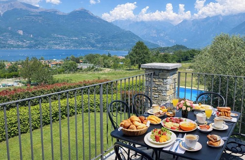 Colico Piano Apartment | Beata Rose holiday flat with pool