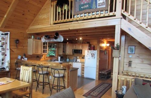 Moriah Center Cabin | Beatiful Custom Log Home " Bear Lodge"