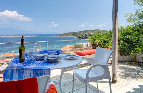 Sourpi House | Beatifull seaview/100m from beach