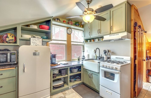 Holmesville Apartment | Beatrice Studio w/Fire Pit: Near Golf!