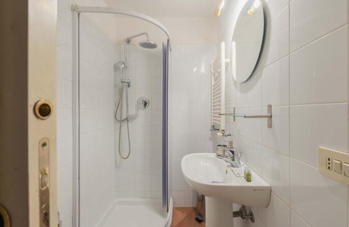 Roman Ghetto Apartment | Beatrix Apartment in Trastevere by Nosdom Properties