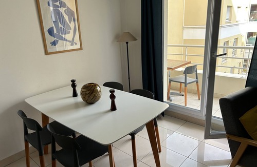 Fabron Apartment | Beau 2 Pièces Avec Parking, Balcon, Climatisation, Promenade des Anglais à 90m