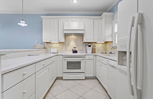 Long Beach Condo | Beau Claire 2br Long Beach condo close to Gulfport, Biloxi