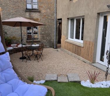 Avranches Apartment | Beau Loft room proche mont saint Michel jaccuzi illimité en plein centre Avranches