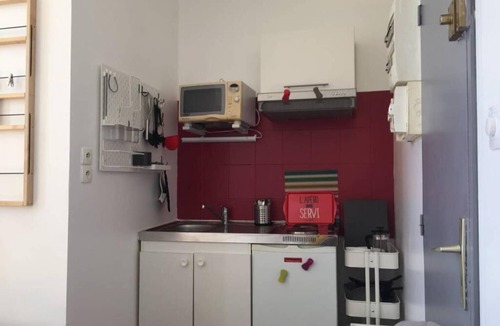 Valence Apartment | Beau Studio Avec Terrasse et Jardin Dans un Quartier Calme