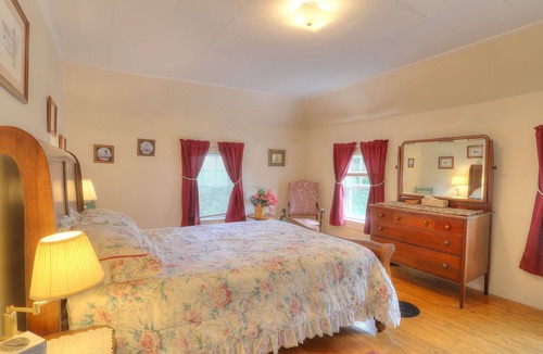Rangeley House | Beauregard - come unwind in this secluded farmhouse
