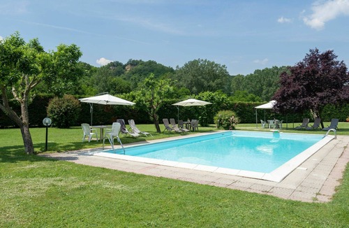 Terranuova Bracciolini Villa | Beautiful private villa for 4 guests with WIFI, pool, TV and pets allowed