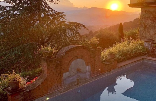 Coreglia Antelminelli Villa | Beautiful Serena, amazing view with a private heated pool,ac and outside dining