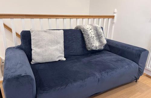 Cobham Apartment | Beautiful 1 BED Serviced APARTMENT COBHAM Town Centre