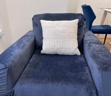 Cobham Apartment | Beautiful 1 BED Serviced APARTMENT COBHAM Town Centre