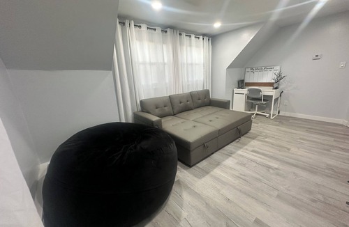 Franklin Square Apartment | Beautiful 1-bedroom apartment in charming Franklin Square LI, close to the city