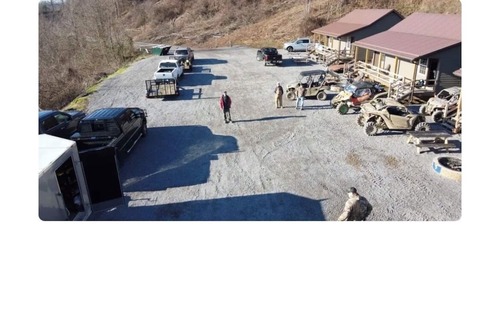 Bluewell Cabin | Beautiful 1-bedroom cabin located at Gold & Blue cabins in Bluewell