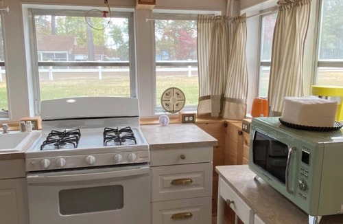 Edenton Apartment | Beautiful 1-bedroom downstairs apartment in Rocky Hock, 12 miles from Edenton.
