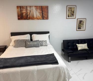 Miramar House | Beautiful 1 bedroom Studio located in Miramar close to Hard Rock Stadium