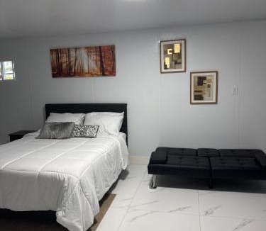 Miramar House | Beautiful 1 bedroom Studio located in Miramar close to Hard Rock Stadium