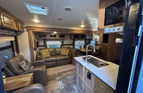 Shingletown House | Beautiful 1-bedroom recreational vehicle with AC/heater in Shingletown