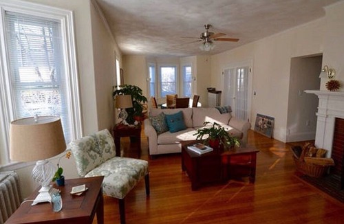 Beverly Apartment | Beautiful 1900 Victorian 1.5 blocks to ocean!!!!