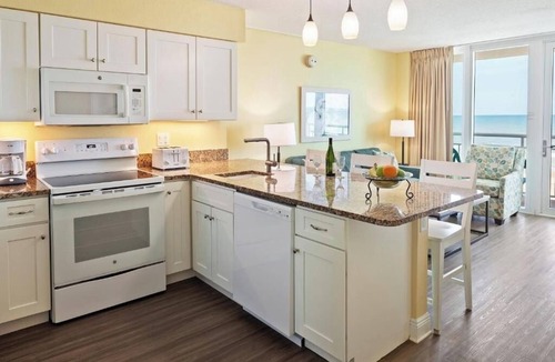Ormond Beach Resort | Beautiful 1BR Condo w/Ocean Views, Full Kitchen, Pool Access & Beach Vibes