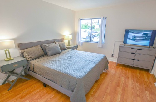 Jupiter Condo | Beautiful 1st floor beach Jupiter condo on canal