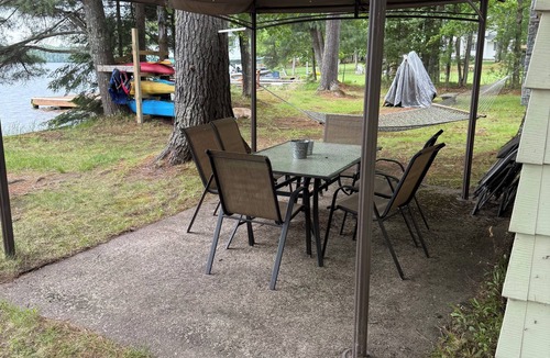 Eagle River House | Beautiful 2.5 Bedroom House on Cranberry Lake