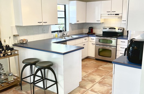 Lake Ida Shores House | Beautiful 2 Bedroom close to Beach & Atlantic Ave!