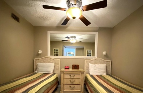 Garden City Condo | BEAUTIFUL 2 BEDROOM IS CALLING YOUR NAME...