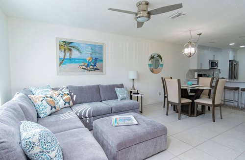 Marco Island House | Beautiful 2 bedroom Condo! Owners require a 3 month rental Jan- March.