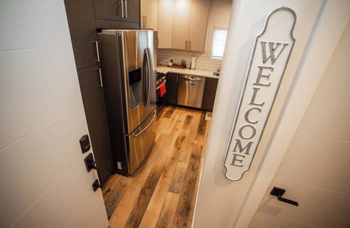 Highline Apartment | Beautiful 2-bedroom apartment with AC in Seattle