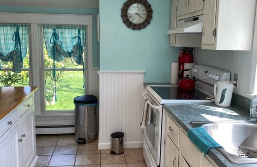 Sandwich Cottage | Beautiful 2 Bedroom Cottage Just Short Stroll To Town Neck Beach