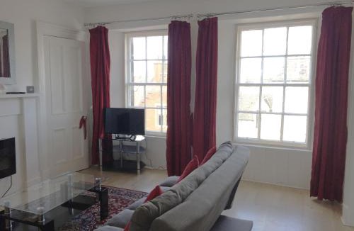 Dunbar Apartment | Beautiful 2 Bedroom Dunbar Serviced Apartment