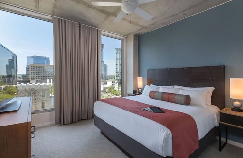 Market District Hotel | Beautiful 2 Bedroom Suite in Downtown Austin!