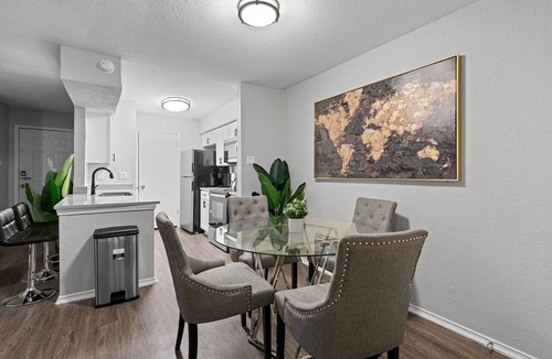 University Hills and Windsor Park Apartment | Beautiful 2BD/2BA in University Hills jljx