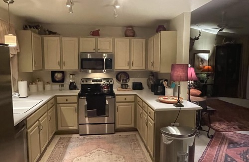 North Scottsdale Apartment | Beautiful 2bdrm, 2bth Condo…Excellent North Scottsdale location.