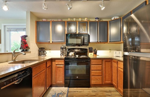 Killington Condo | Beautiful 2BR/2BA Fall Line Condo w/Mountain Views, Pool, Hot Tub, Sauna, Shuttle. G2B