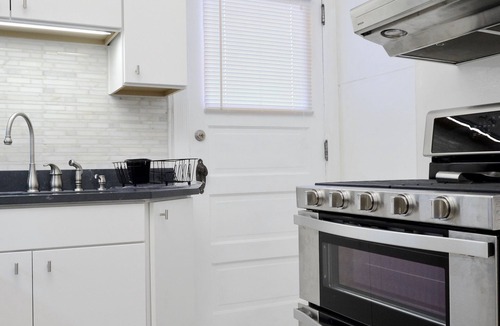 Pittsburgh Apartment | Beautiful 2BR Apt./Pittsburgh/East/Regent Square/Frick Park