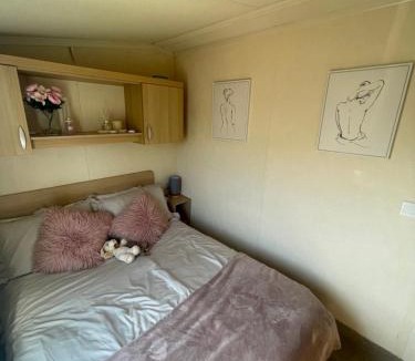 Great Houghton Other | Beautiful 3 bedfamily caravan with large decking area in billing aquadrome PLEASE DO NOT BOOK! RUINED IN FLOOD SITE WONT TAKE DOWN SORRY IN ADVANCE