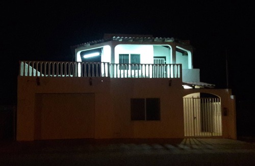 Ferrocarrilera House | Beautiful 3 bedroom house right next to rute 13th, Casa de Los Abuelos in Rocky