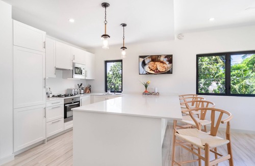 Weston House | Beautiful 3-bedroom Ocean View Townhome Across From Thunder Bay Beach