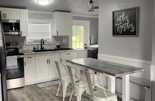 Crystal River House | Beautiful 3-bedroom house with spacious parking - Central to everything