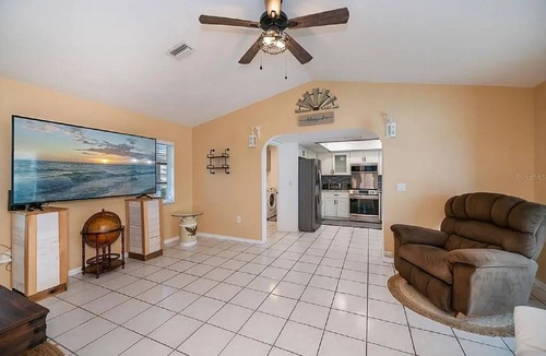 Broadmoor House | Beautiful 3-bedroom Pool home on Canal in wonderful Rotonda West, Close to Beach