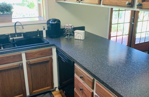 Keizer House | Beautiful 3 bedroom/2 bath + bonus room!