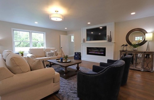 New Lisbon House | Beautiful 3 Bedroom Home near Lake and Night Life!