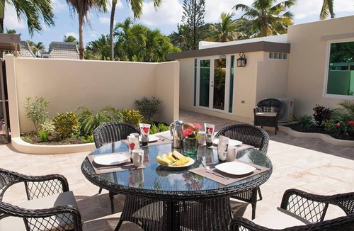 Frydendal Villa | Beautiful 3BR/4BA villa footsteps from beach